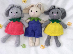 Knitting patterns for toys
